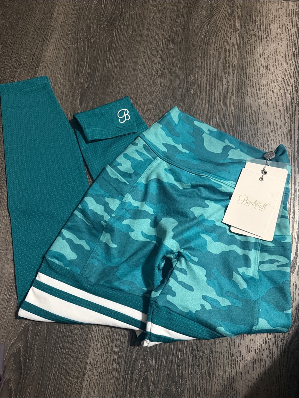 Bombshell sportswear thigh high performance Teal Camo leggings M NEW WITH TAGS